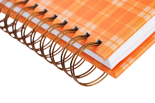 Notebook à couverture rigide avec une reliure spirale