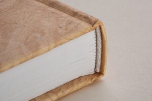tranchefile blanche livre rigide